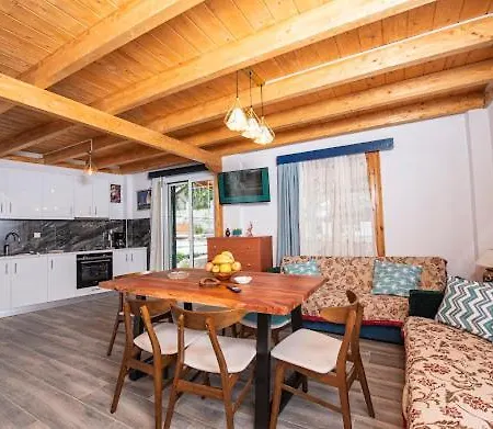 Basil & Sunrise Feriehus *