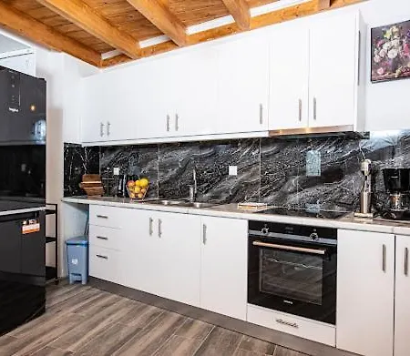 Christos Appartments Case de vacanță *